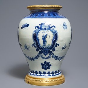 Een Chinese blauwwitte 'De Boogschutter' fontein naar Cornelis Pronk, Qianlong, ca. 1740 — foto 4