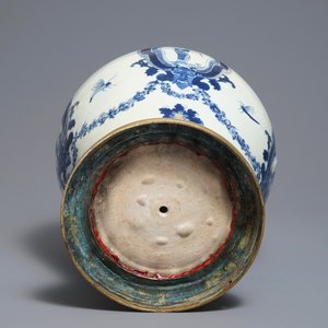 Een Chinese blauwwitte 'De Boogschutter' fontein naar Cornelis Pronk, Qianlong, ca. 1740 — foto 6