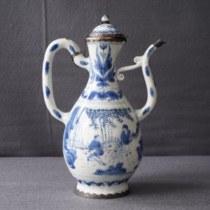 Een Chinese blauwwitte dekselkan met zilveren montuur, Transitie periode — foto 19