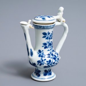 Een Chinese blauwwitte dekselkan naar tinnen voorbeeld, Kangxi — foto 8
