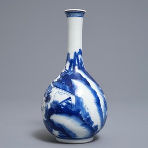 Een Chinese blauwwitte flesvormige vaas met figuren in een landschap, Kangxi — foto 4