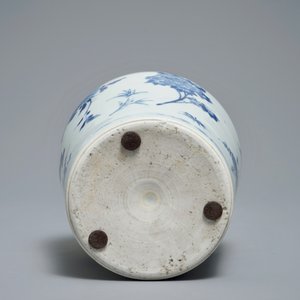 Een Chinese blauwwitte flesvormige vaas met floraal decor, Transitie periode — foto 5