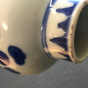 Een Chinese blauwwitte flesvormige vaas met floraal decor, Transitie periode — foto 9