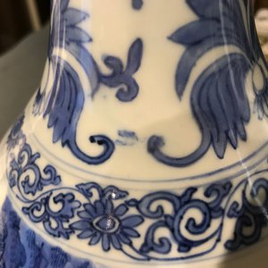 Een Chinese blauwwitte flesvormige vaas, Transitie periode — foto 10