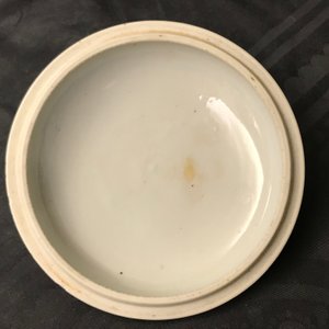 Een Chinese blauwwitte gedekselde papkom, Kangxi — foto 10