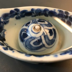Een Chinese blauwwitte ‘Hansje in de kelder’ kop, Transitie periode — foto 9