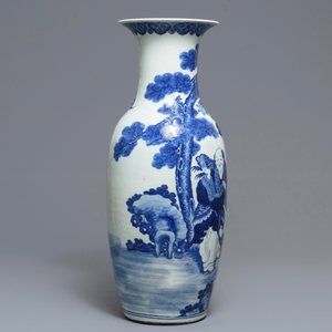 Een Chinese blauwwitte 'Hehe Er Xian' vaas, 19e eeuw — foto 2