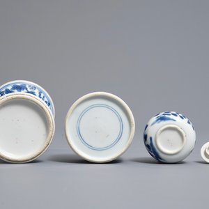 Een Chinese blauwwitte inktpot en twee vazen, Kangxi — foto 7