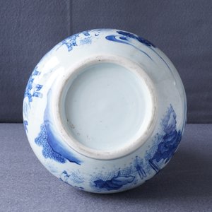 Een Chinese blauwwitte kalebasvaas met figuratief decor rondom, Transitie periode — foto 16