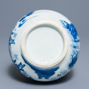 Een Chinese blauwwitte kalebasvaas met figuratief decor rondom, Transitie periode — foto 5