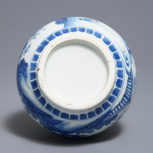 Een Chinese blauwwitte kalebasvaas met fijn figuratief decor rondom, Transitie periode — foto 5