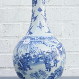 Een Chinese blauwwitte kan met figuratief decor rondom, Transitie periode — foto 19