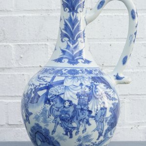 Een Chinese blauwwitte kan met figuratief decor rondom, Transitie periode — foto 20