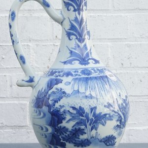 Een Chinese blauwwitte kan met figuratief decor rondom, Transitie periode — foto 22