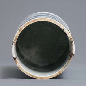Een Chinese blauwwitte karnton met landschapsdecor, Qianlong — foto 5