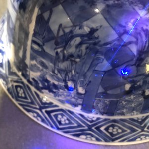 Een Chinese blauwwitte klapmutskom, Kangxi merk en periode — foto 20