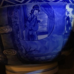 Een Chinese blauwwitte klapmutskom, Kangxi merk en periode — foto 15