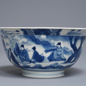 Een Chinese blauwwitte klapmutskom met figuren, Chenghua merk, Kangxi — foto 2