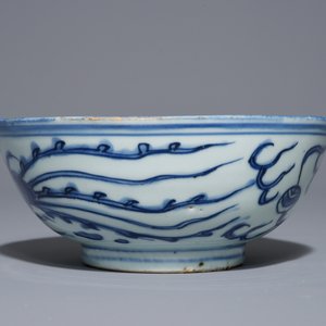 Een Chinese blauwwitte kom met een draak en een feniks, Wanli — foto 3