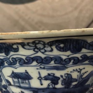 Een Chinese blauwwitte kom met figuren in vakverdeling, Wanli — foto 22