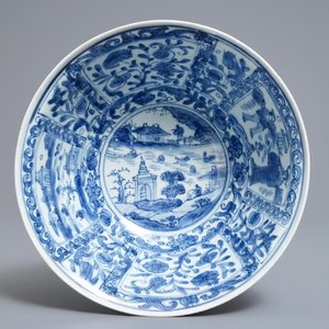Een Chinese blauwwitte kom met figuren in vakverdeling, Wanli — foto 1