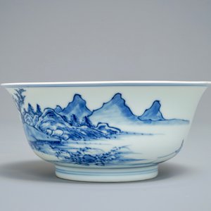 Een Chinese blauwwitte kom met fijn landschapsdecor, Yongzheng merk en periode — foto 4