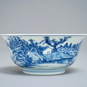 Een Chinese blauwwitte kom met fijn landschapsdecor, Yongzheng merk en periode — foto 5