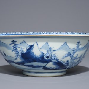 Een Chinese blauwwitte kom met landschapsdecor, Yongzheng/Qianlong — foto 6