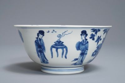 Een Chinese blauwwitte kom met lange Lijzen, Kangxi