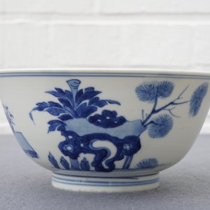 Een Chinese blauwwitte kom met lange Lijzen, Kangxi — foto 16