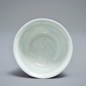 Een Chinese blauwwitte kom op voet, Chongzhen — foto 6