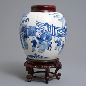 Een Chinese blauwwitte pot met lange Lijzen en zotjes, Kangxi — foto 4