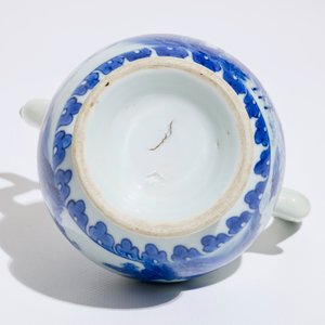 Een Chinese blauwwitte schenkkan, Transitie periode — foto 6