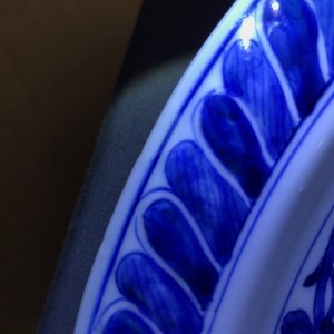 Een Chinese blauwwitte schotel met Bacchus, Kangxi — foto 10