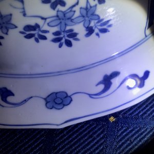 Een Chinese blauwwitte schotel met ruiters, Kangxi merk en periode — foto 17