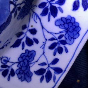 Een Chinese blauwwitte schotel met ruiters, Kangxi merk en periode — foto 20