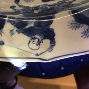 Een Chinese blauwwitte schotel met ruiters, Kangxi merk en periode — foto 24
