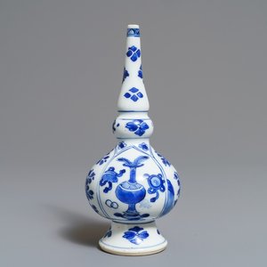 Een Chinese blauwwitte sprenkelaar voor de Islamitische markt, Kangxi — foto 1