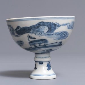 Een Chinese blauwwitte stem cup met landschapsdecor, Wanli merk maar wellicht later — foto 4