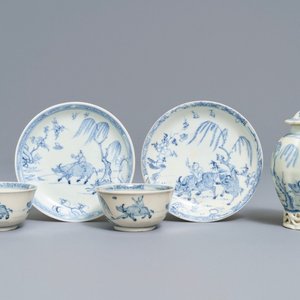 Een Chinese blauwwitte theebus en een paar koppen en schotels, Ca Mau scheepswrak, Yongzheng — foto 1