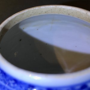 Een Chinese blauwwitte theepot met scène uit "De Romance van de Westelijke Kamer", Yongzheng — foto 11
