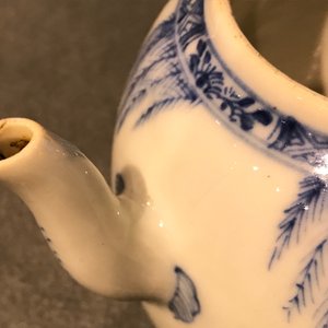 Een Chinese blauwwitte theepot met scène uit "De Romance van de Westelijke Kamer", Yongzheng — foto 13