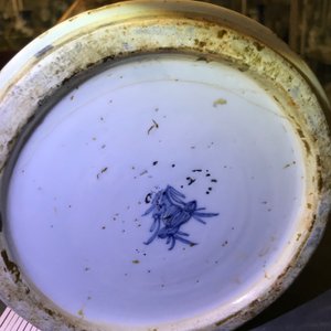 Een Chinese blauwwitte vaas in Europa overgedecoreerd, Kangxi — foto 27
