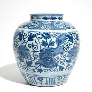 Een Chinese blauwwitte vaas met boeddhistische leeuwen en pioenen, Ming, Wanli — foto 1