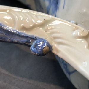 Een Chinese blauwwitte vaas met chilong-handgrepen, 17/18e eeuw — foto 23