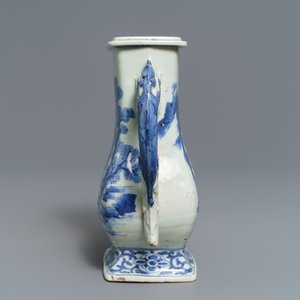 Een Chinese blauwwitte vaas met chilong-handgrepen, 17/18e eeuw — foto 4