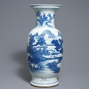 Een Chinese blauwwitte vaas met een landschap, 19e eeuw — foto 1