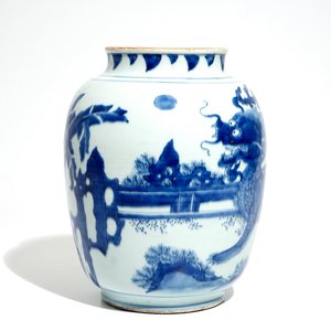 Een Chinese blauwwitte vaas met een qilin, Shunzhi, Transitie periode — foto 4