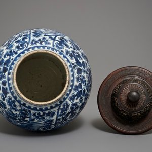 Een Chinese blauwwitte vaas met feniksen, Kangxi — foto 5