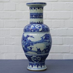 Een Chinese blauwwitte vaas met figuren in een landschap, 19e eeuw — foto 10